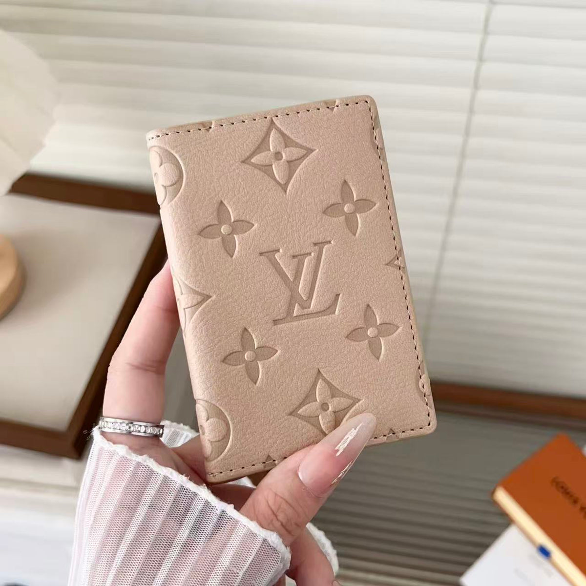 Lv luxury Leather Card Holder - Premium Credit Card Wallet