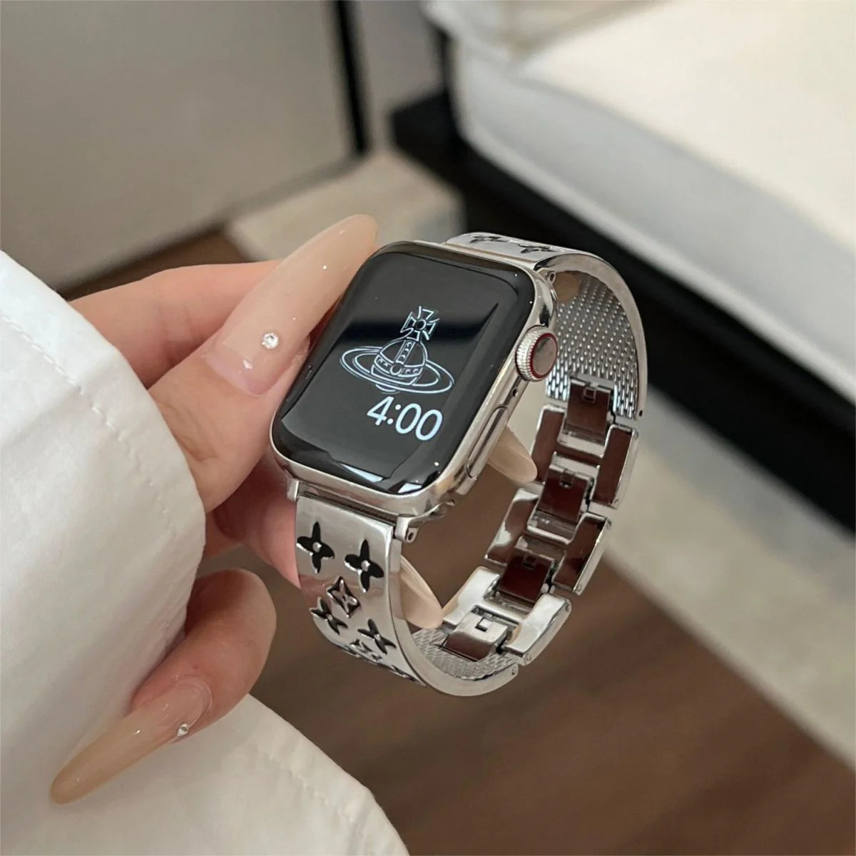 EMBOSSED METAL APPLE WATCH STRAP Roxy New 2