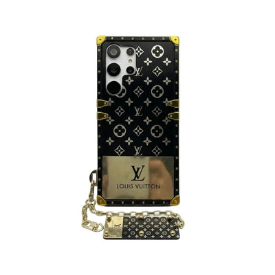 Luxury Designer Trunk Case with Chain for Samsung Galaxy S22-26 Series