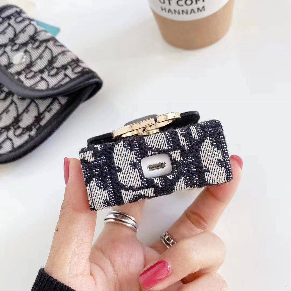 Luxury AirPods Case with Elegant Chain